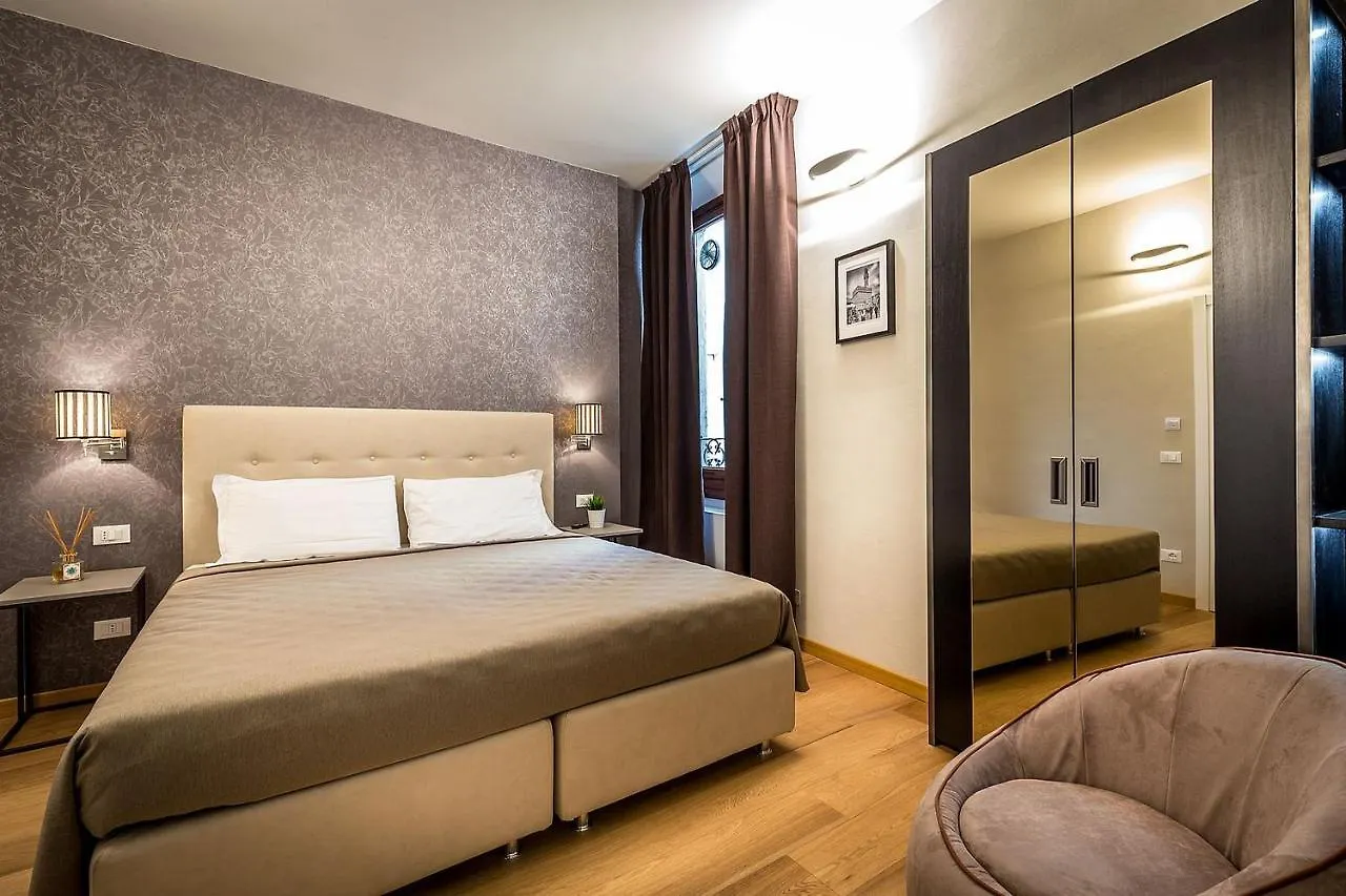 Palazzo Brunelleschi Bed & Breakfast Florence